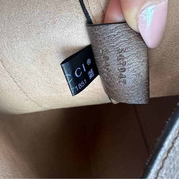 Gucci Ophidia GG tote with pouch! - Picture 16 of 16